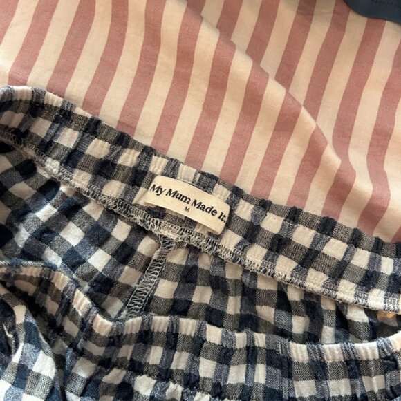 My mum made it gingham shorts - Picture 3 of 3